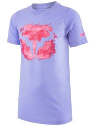 Тенісна футболка дитяча Nike Court Rafa DB Tee purple pulse/digital pink Тенісна футболка дитяча Nike Court Rafa DB Tee purple pulse/digital pink