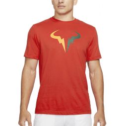 Теннисная футболка мужская Nike Court Tee Rafa chile red/gorge green/laser orange Теннисная футболка мужская Nike Court Tee Rafa chile red/gorge green/laser orange