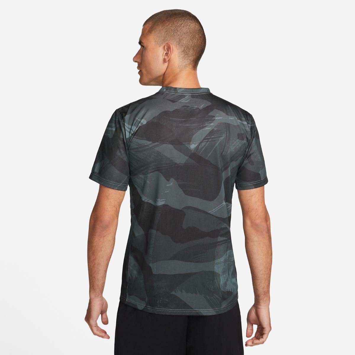 Футболка чоловіча Nike LGD CAMO T-shirt black