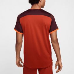 Тенісна футболка чоловіча Nike Court Advantage T-Shirt dragon red/burgundy crush/white Тенісна футболка чоловіча Nike Court Advantage T-Shirt dragon red/burgundy crush/white