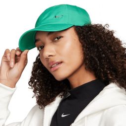 Кепка Nike Club Unstructured Metal Swoosh Cap stadium green/metallic silver Кепка Nike Club Unstructured Metal Swoosh Cap stadium green/metallic silver