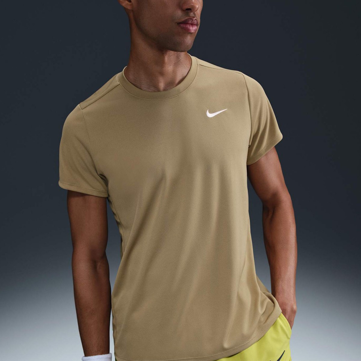 Тенісна футболка чоловіча Nike Court Victory T-Shirt parachute beige/white