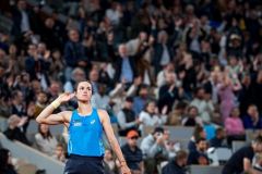 ФАНТАСТИЧНА ФРАНЦУЖЕНКА ЗАЛИШАЄ ЗА БОРТОМ ПАРИЗЬКОГО МЕЙДЖОРА ШОСТУ РАКЕТКУ СВІТУ