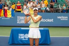 35-РІЧНА ВЕТЕРАНКА РУМУНСЬКОГО ТЕНІСУ ЧЕМПІОНКА ТУРНІРУ WTA