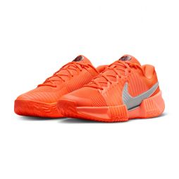 Тенісні кросівки чоловічі Nike Zoom GP Challenge Pro PRM USO Грунт hyper crimson/metallic silver Тенісні кросівки чоловічі Nike Zoom GP Challenge Pro PRM USO Грунт hyper crimson/metallic silver