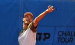 САЧКО СЕНСАЦІЙНО ДОЛАЄ СТАРТОВИЙ РАУНД НА ТУРНІРІ ATP 250. РЕЗУЛЬТАТИ ЗА 3 ЛИСТОПАДА: