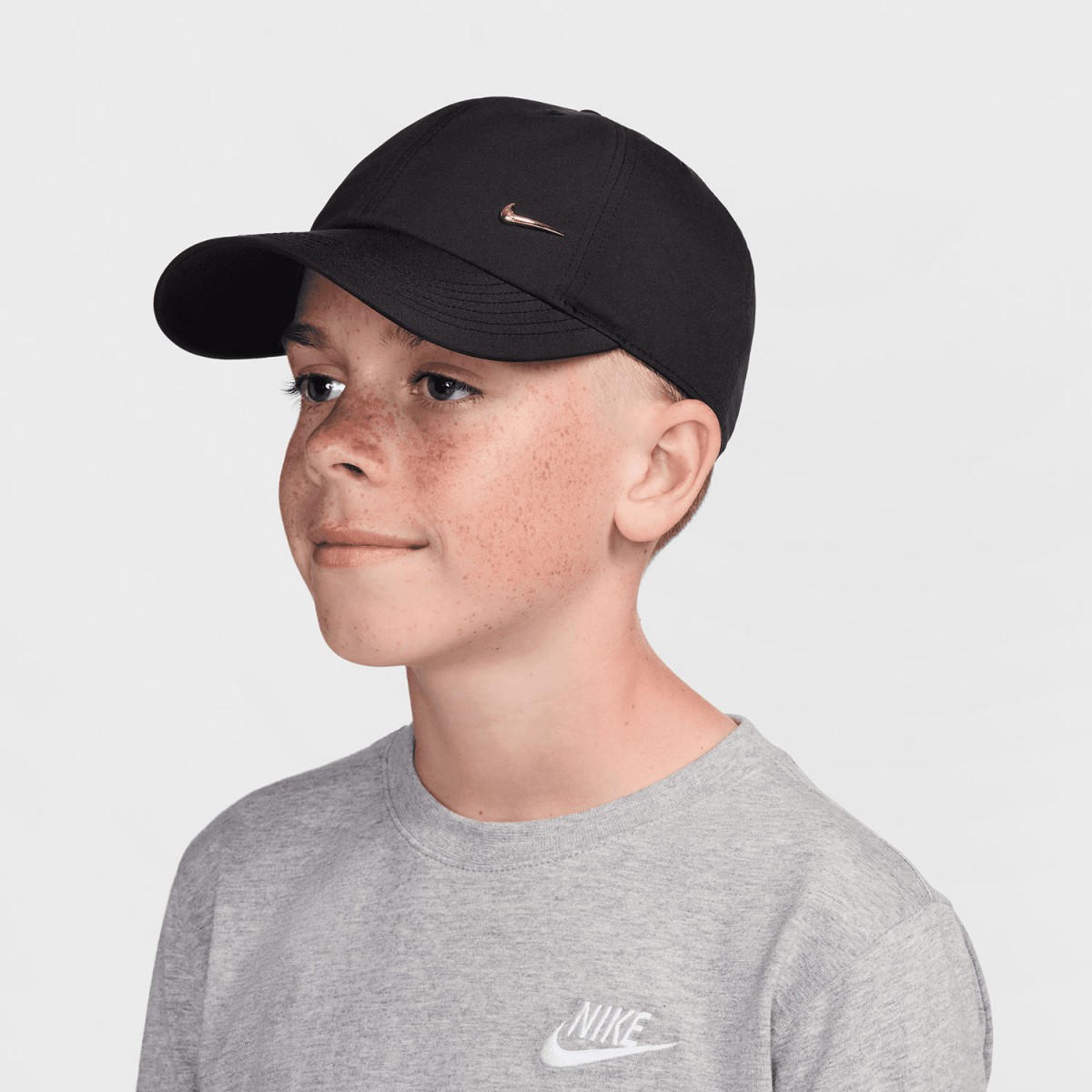 Кепка дитяча Nike Club Unstructured Metal Swoosh Youth Cap black/flat gold