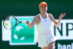 КАЛІНІНА КРОКУЄ ЗА ЧЕРГОВИМ ТРОФЕЄМ. СВІТОЛІНА ПРОГРАЄ ПІВФІНАЛЬНУ ДУЕЛЬ.