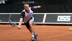 ВОЛЬОВА ПЕРЕМОГА САЧКА. УКРАЇНЦІ НА КОРТАХ СВІТУ: