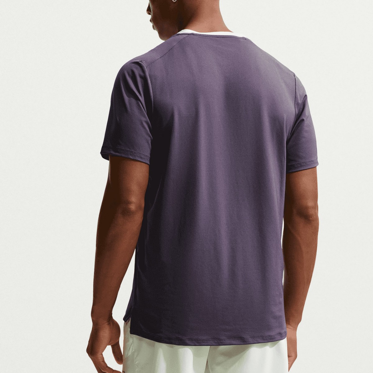 Тенісна футболка чоловіча Nike Court Advantage T-Shirt dark raisin/volt tint/white