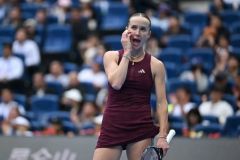 СВІТОЛІНА ОБІГРУЄ «НЕЙТРАЛКУ» САМСОНОВУ В  СТАРТОВОМУ МАТЧІ, А СНІГУР УСПІШНО ДОЛАЄ СТАРТОВИЙ РАУНД  НА СУПЕРТУРНІРІ В УХАНІ